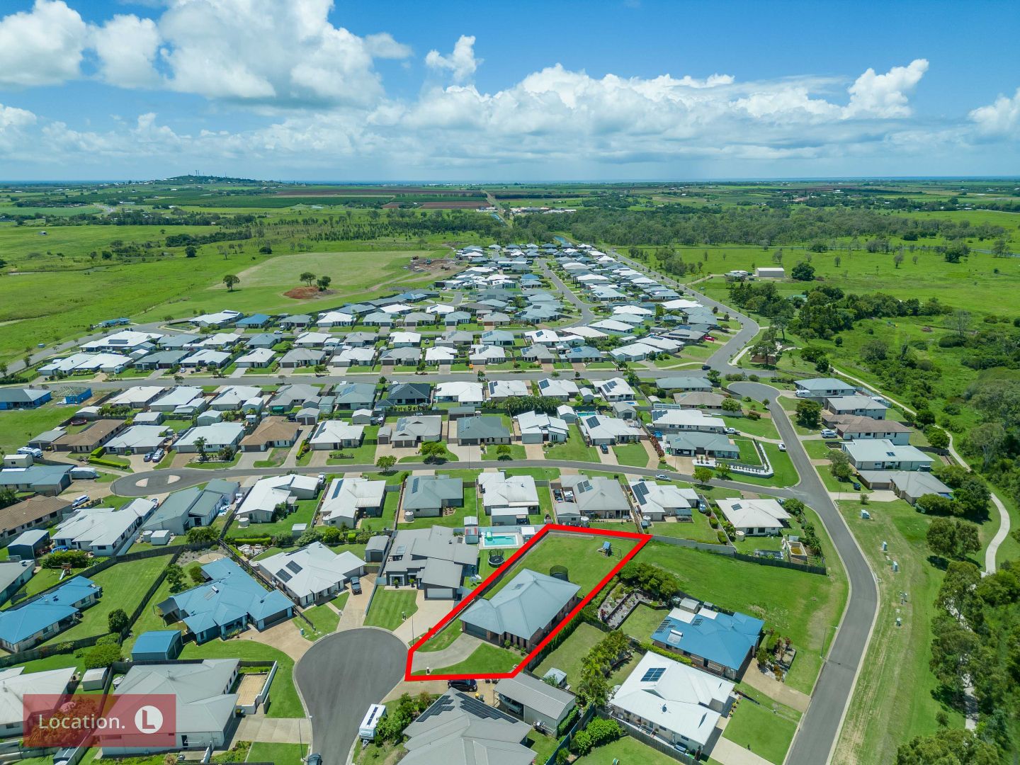 4 Pearlshell Court, Ashfield QLD 4670, Image 2