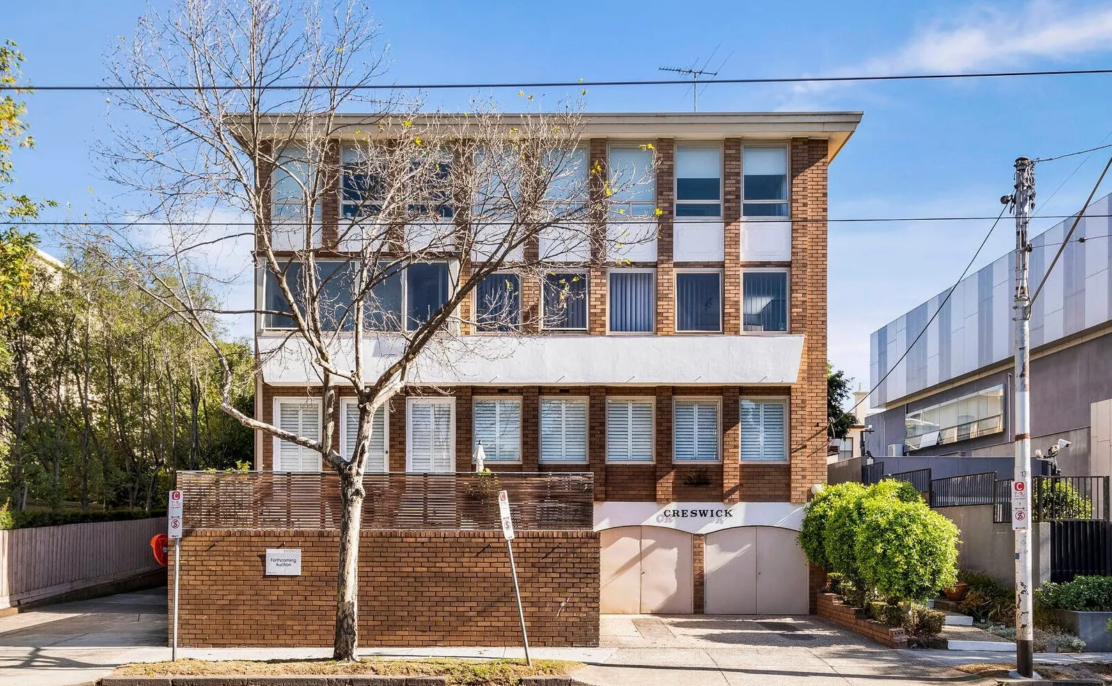 Elevated and spacious in blue chip Toorak, Toorak