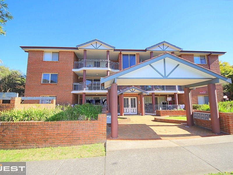 3 bedrooms Apartment / Unit / Flat in 5/84-86 Brancourt Avenue YAGOONA NSW, 2199