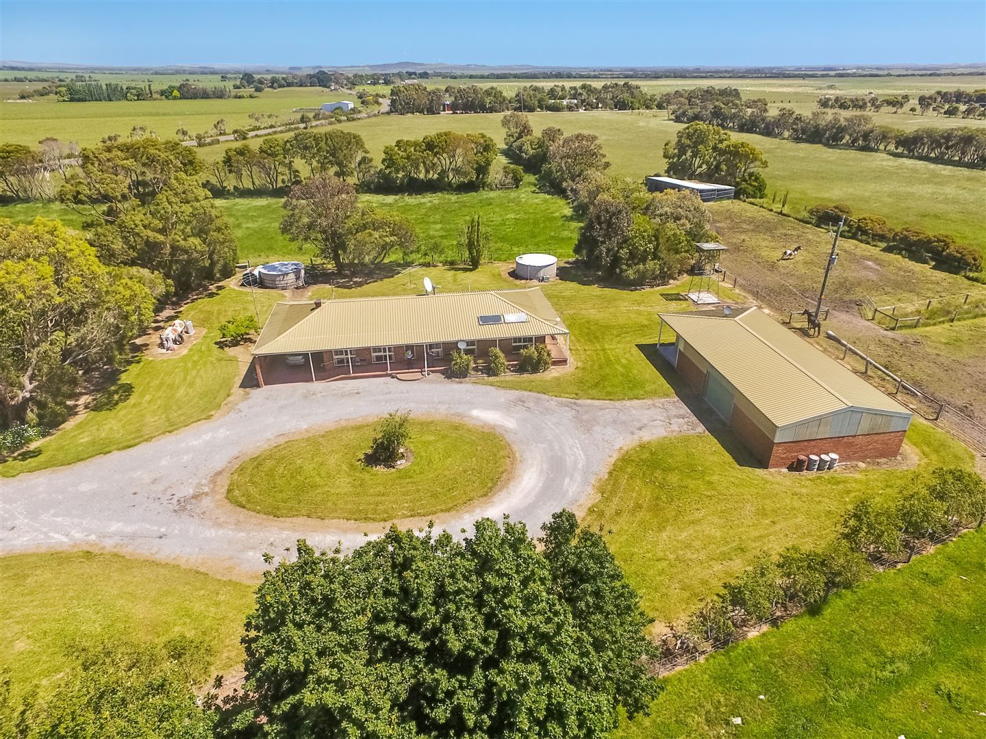 230 Buffalo-Waratah Road, Buffalo VIC 3958, Image 2