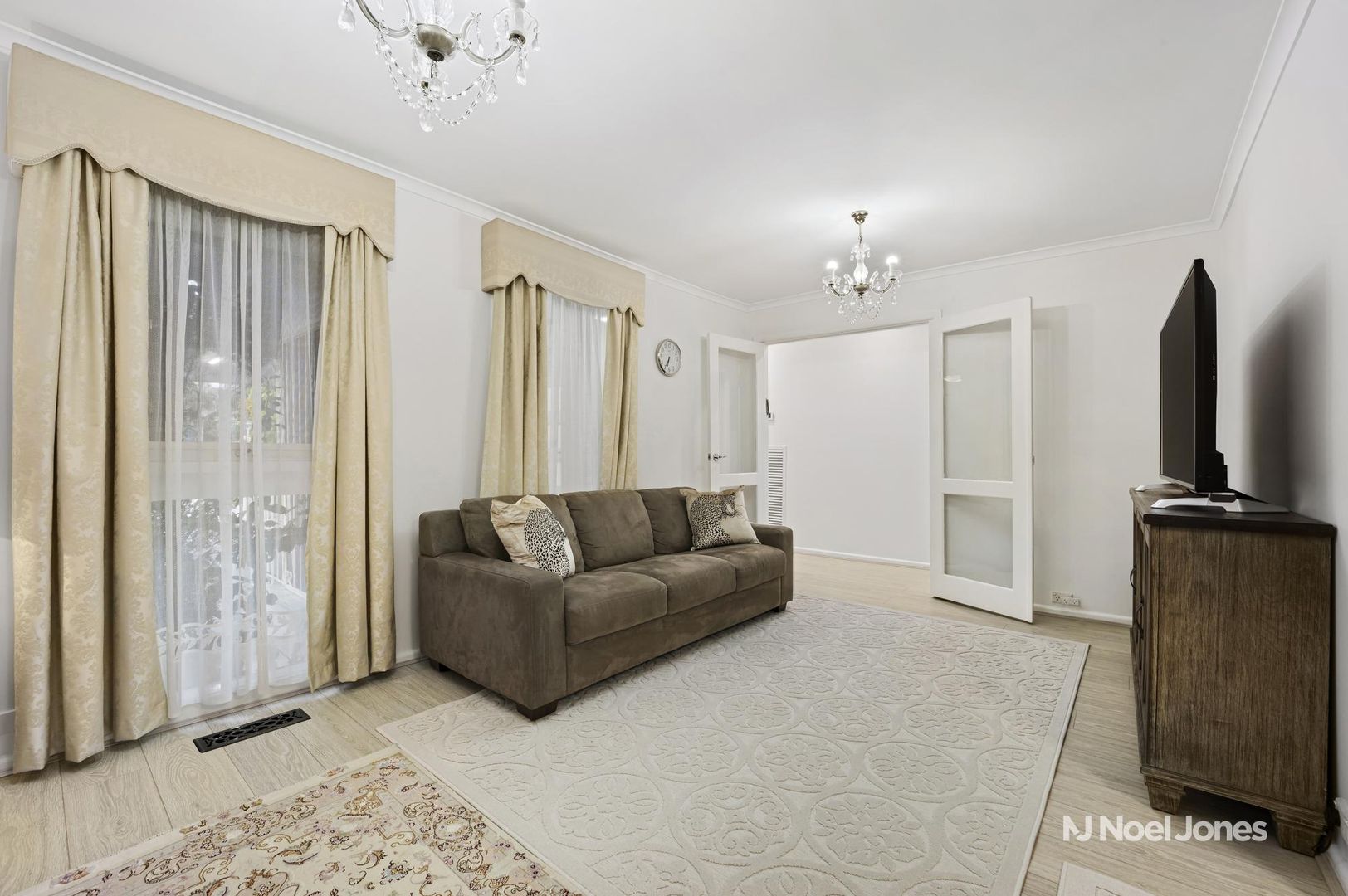 12 Attenborough Square, Wantirna VIC 3152, Image 2