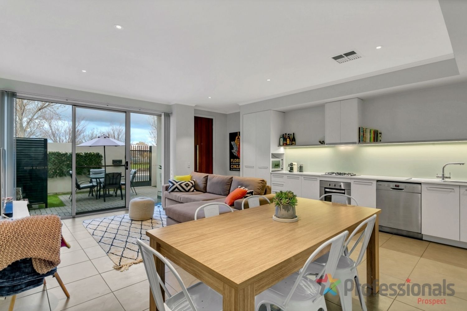 32 The Strand, Lightsview SA 5085, Image 2