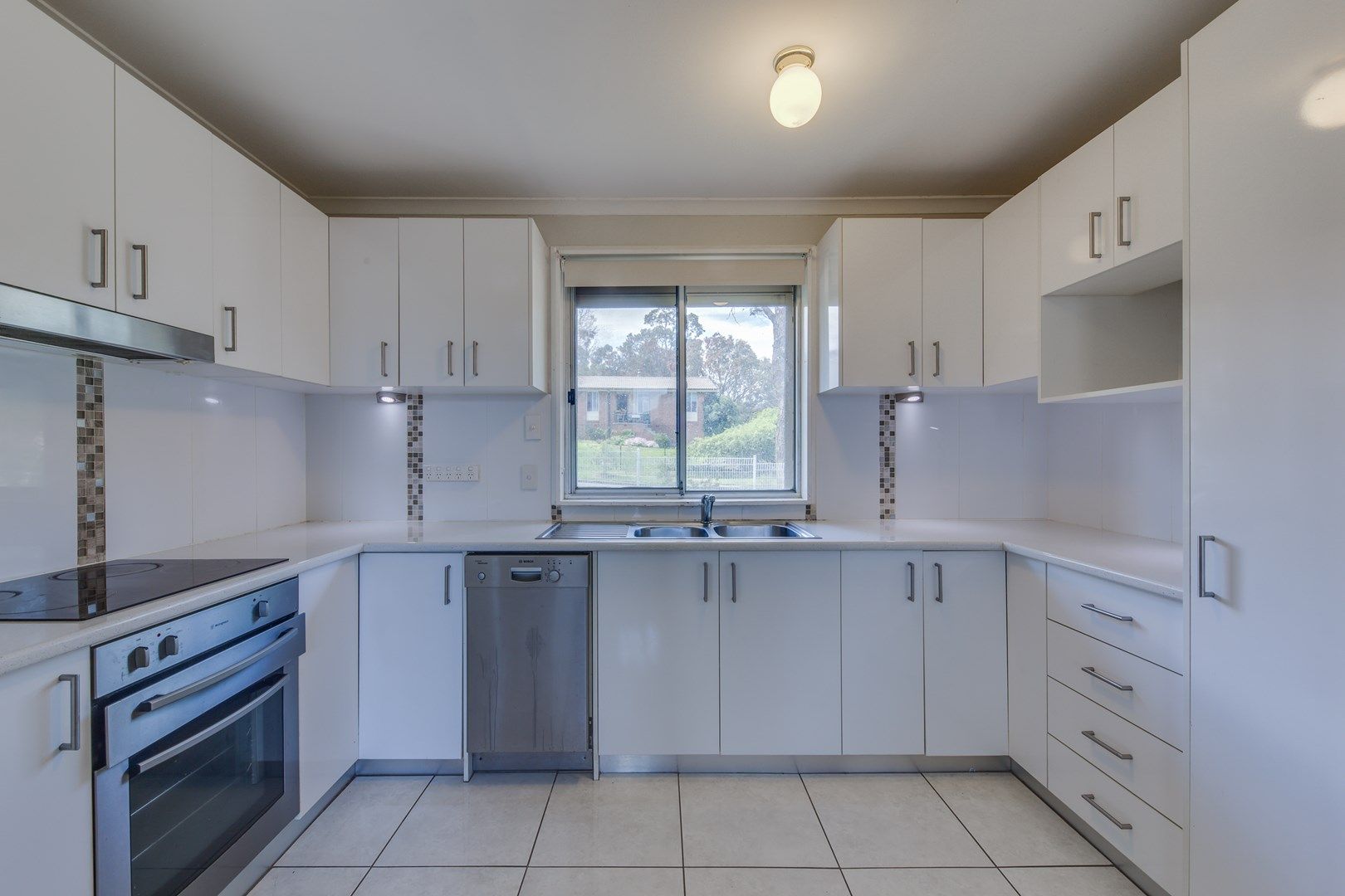 6 Narrabri Street, Quakers Hill NSW 2763 House For Rent Domain