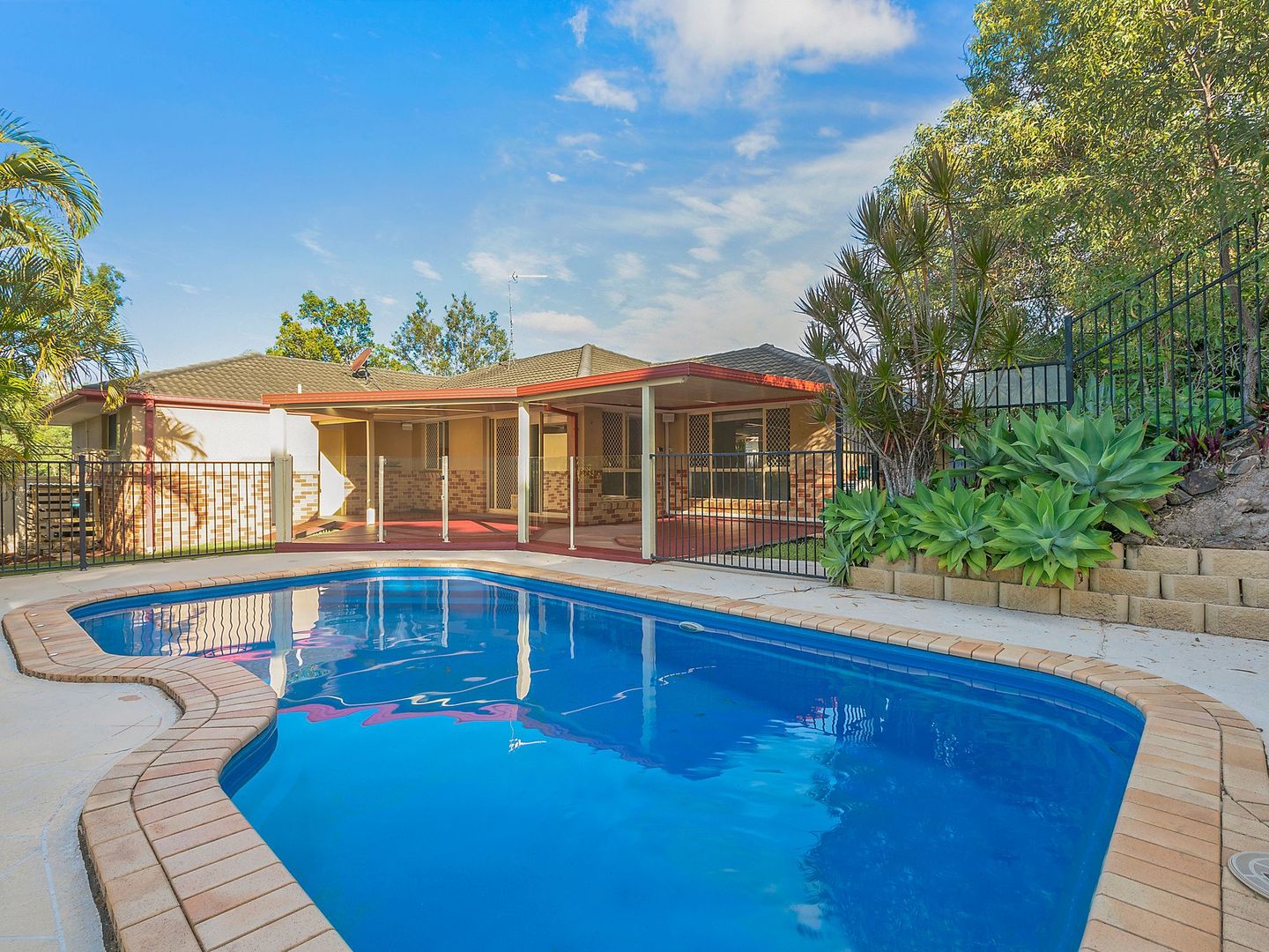 35 Davis Cup Court, Oxenford QLD 4210