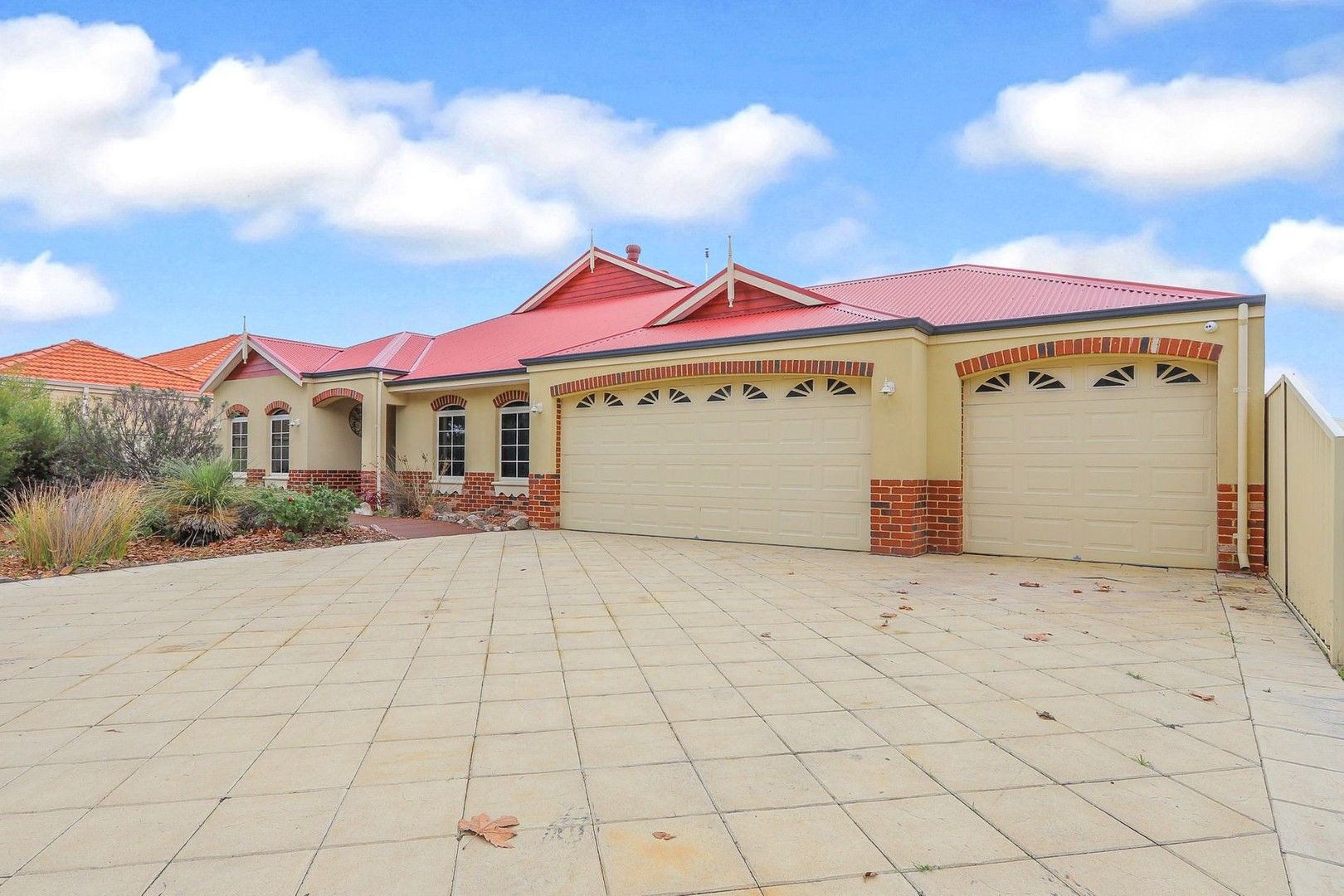 5 bedrooms House in 3 Grice Crescent BALDIVIS WA, 6171