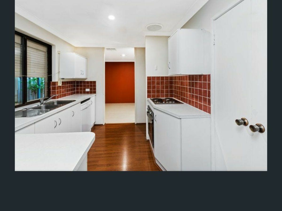 4 bedrooms House in 34 Bolderwood Drive SOUTH LAKE WA, 6164