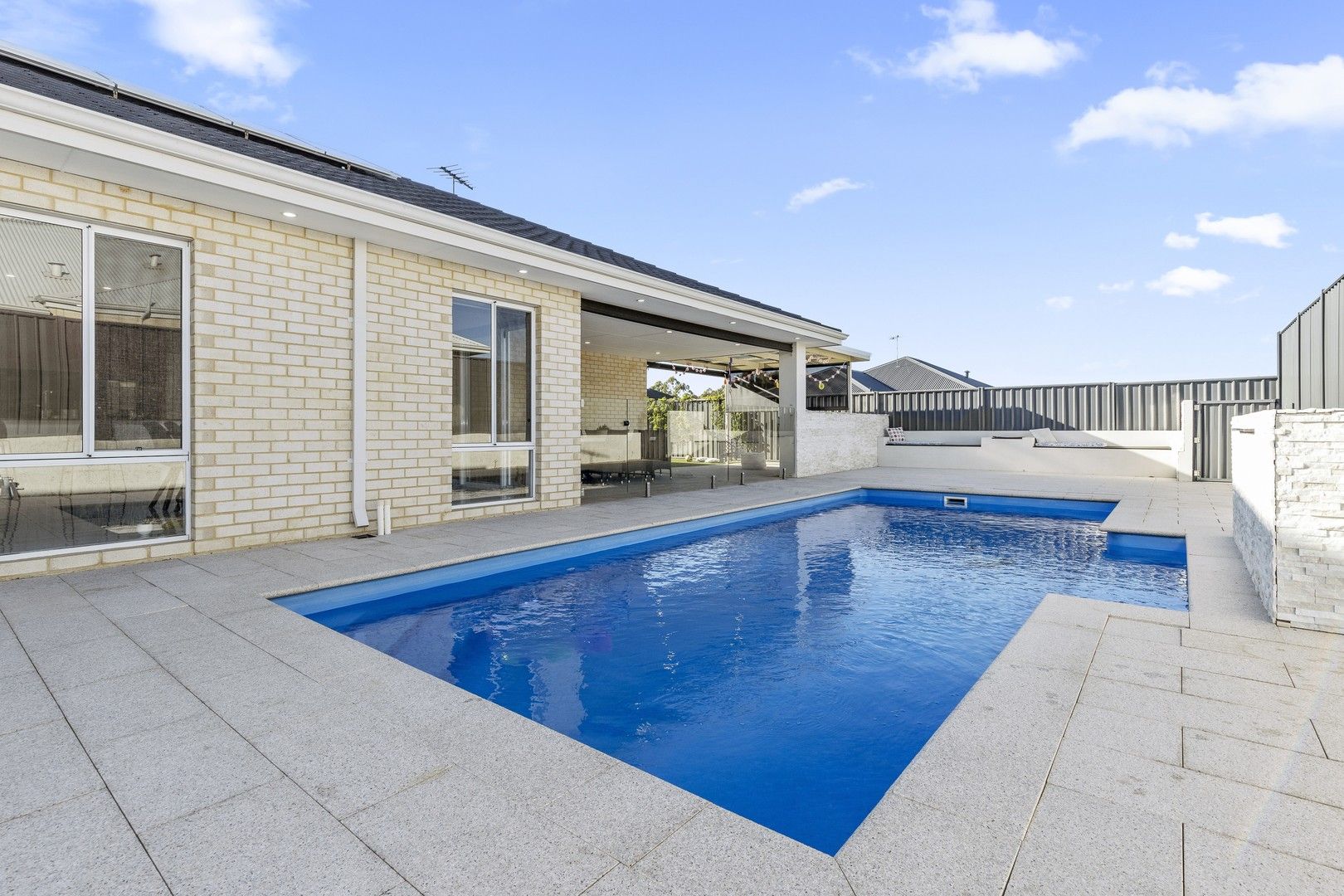 4 bedrooms House in 12 Wildwood Mews CARRAMAR WA, 6031