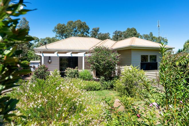 Picture of 16 Chapmans Road, CASTLEMAINE VIC 3450