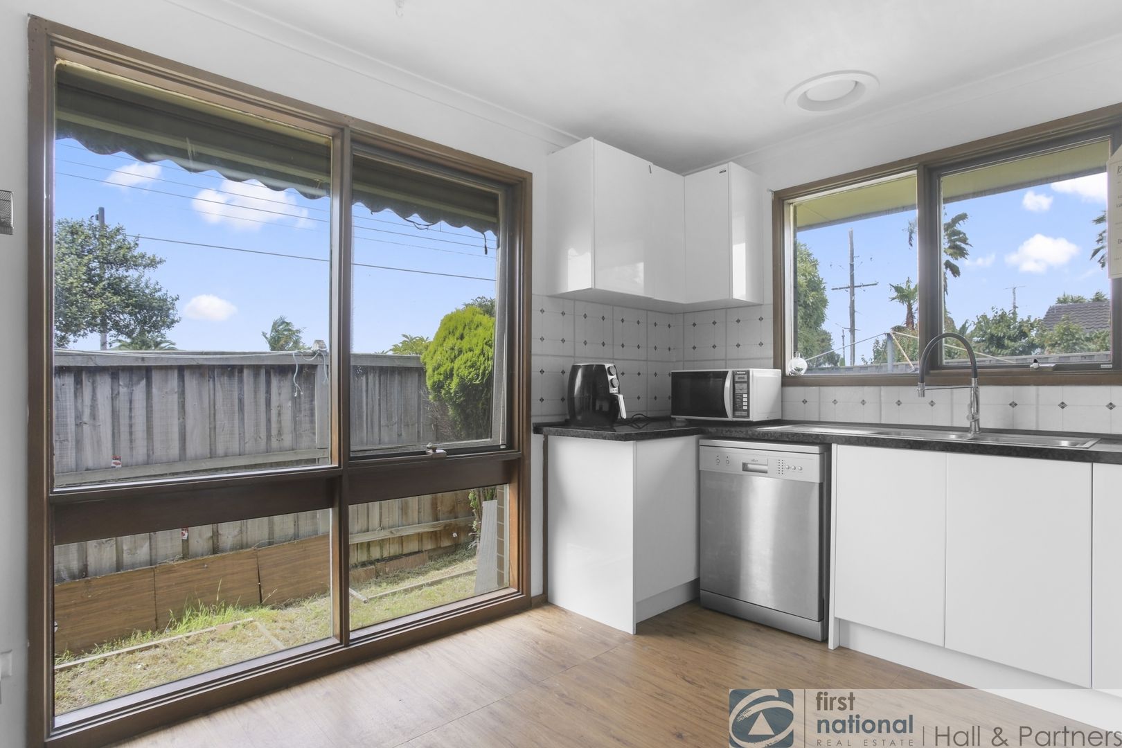 1/218 Gladstone Road, Dandenong North VIC 3175, Image 2