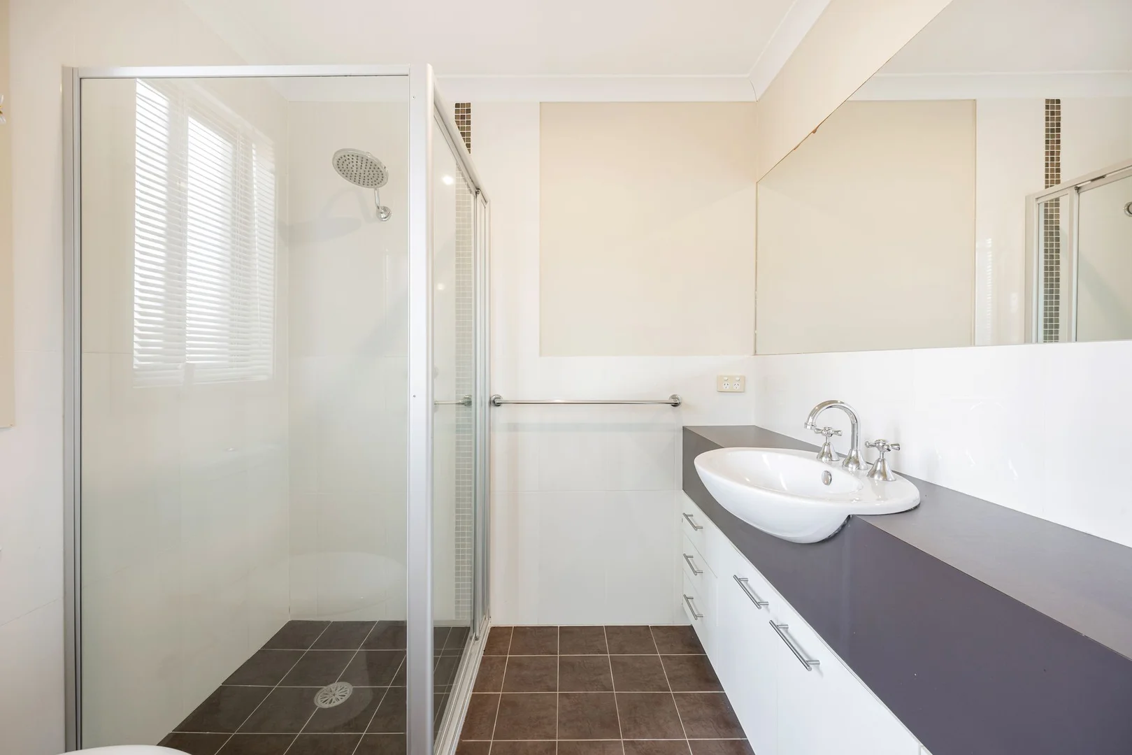 Additional image 6 of Harrison ACT 2914