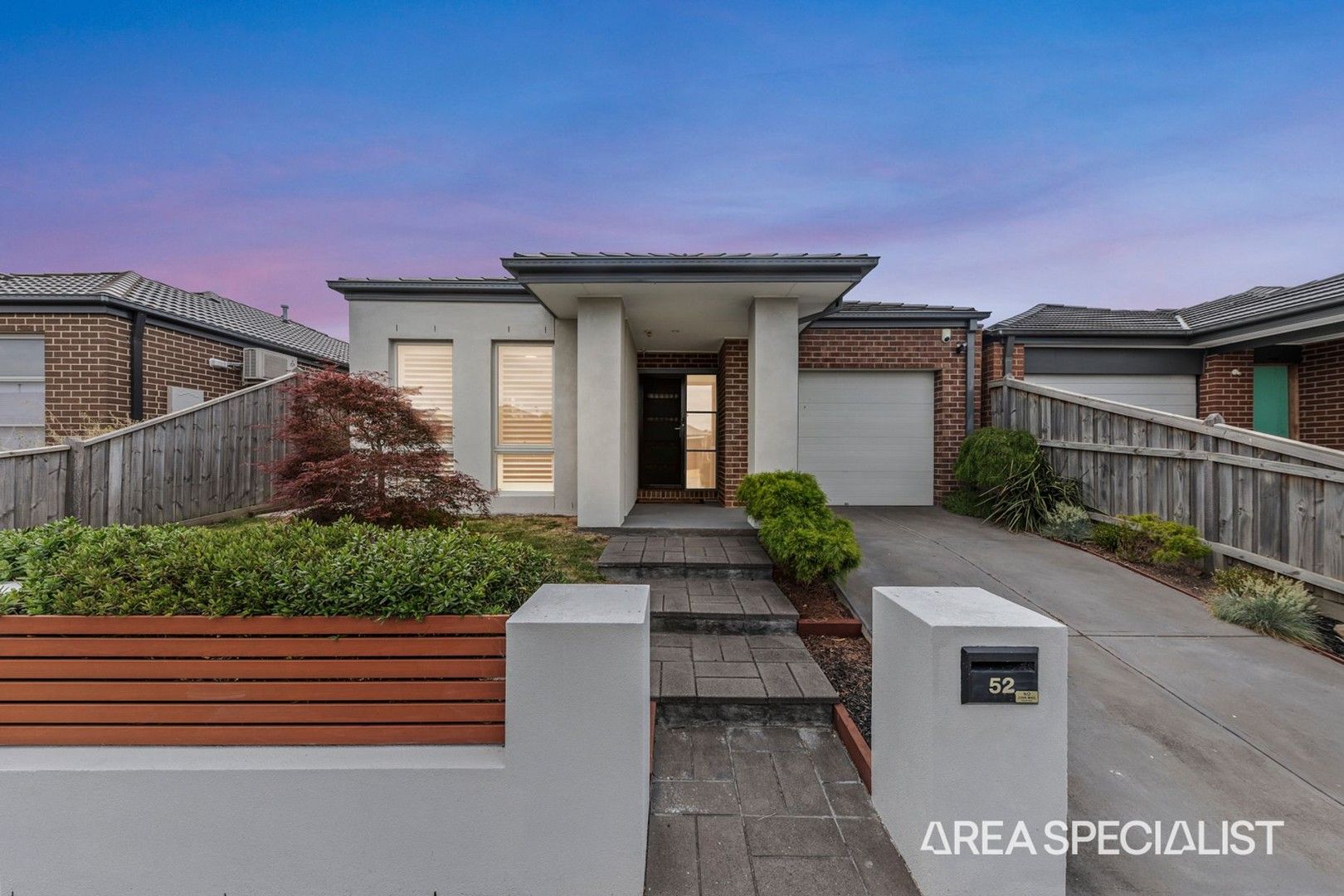 3 bedrooms House in 52 Arlington Avenue PAKENHAM VIC, 3810