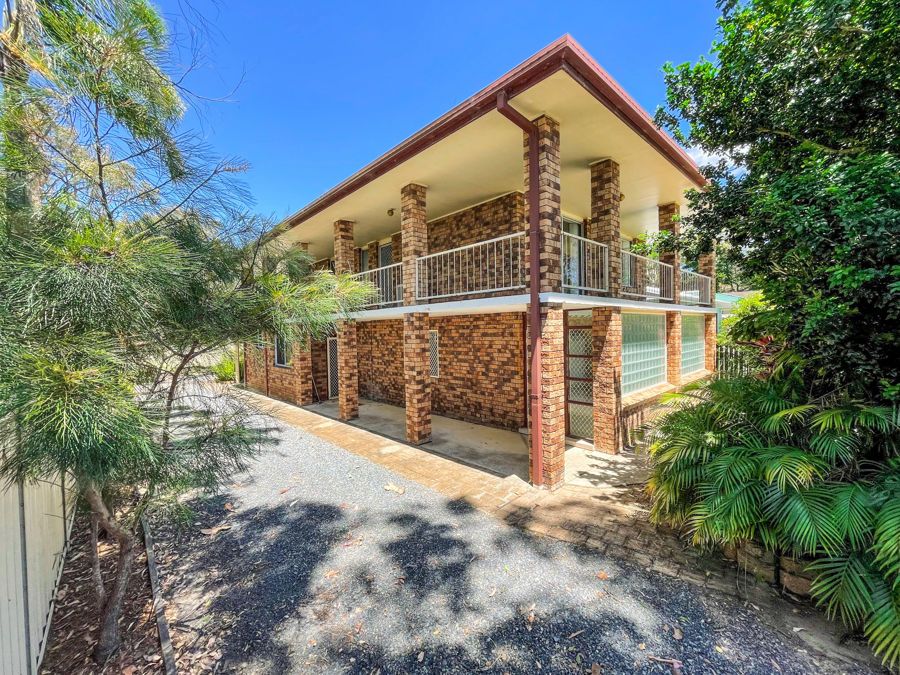 5 bedrooms House in 70 Diamond Head Drive SANDY BEACH NSW, 2456