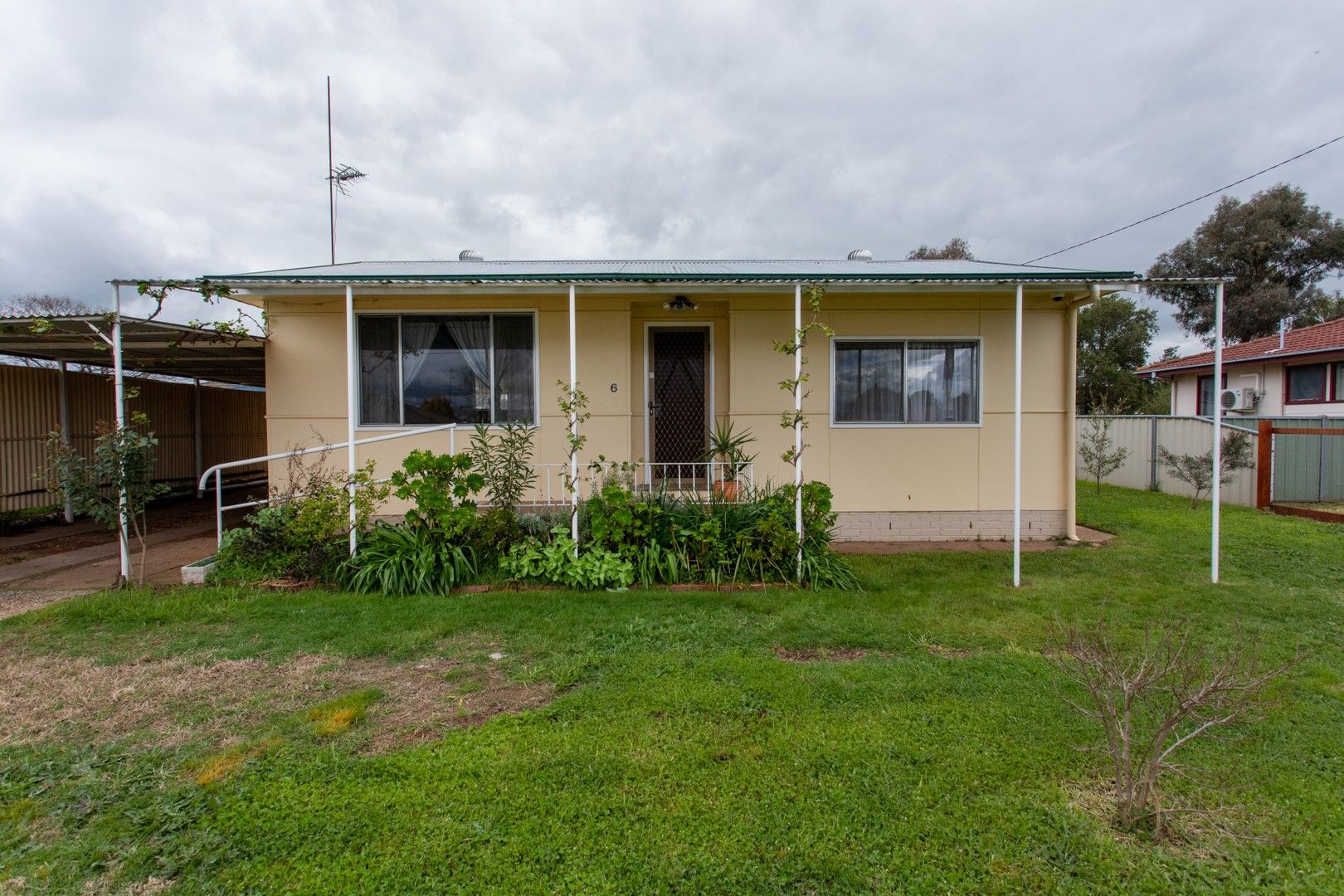 3 bedrooms House in 6 Logan Street COWRA NSW, 2794