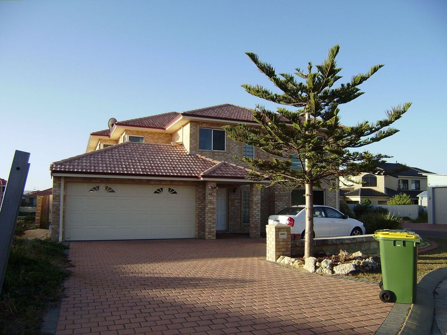 8 bedrooms House in 45 Voyager Close WANNANUP WA, 6210