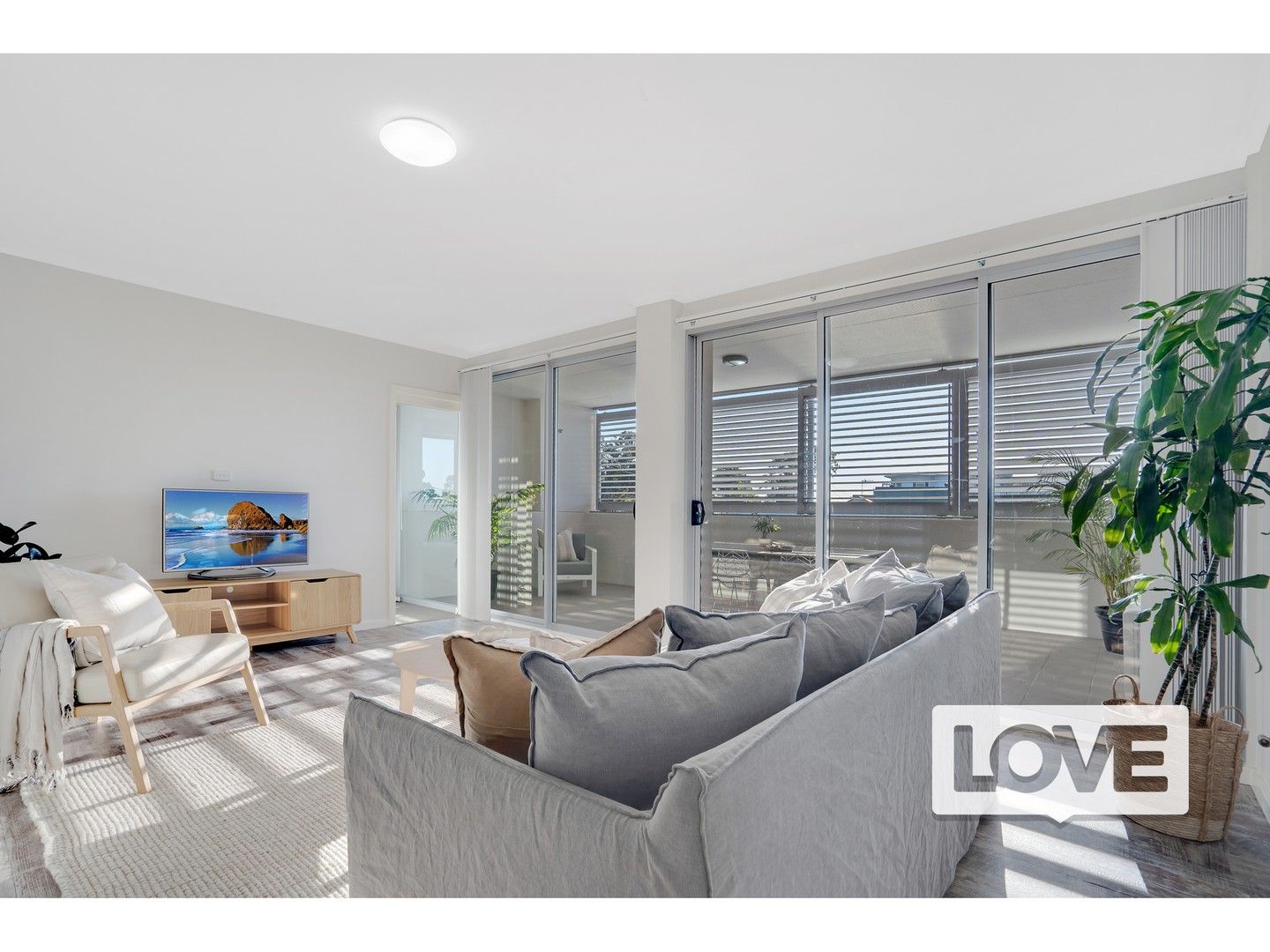 8/635-637 Pacific Highway, Belmont NSW 2280, Image 1