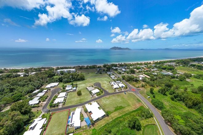 Picture of 11 Shore St, WONGALING BEACH QLD 4852