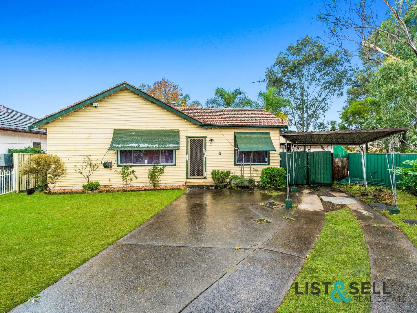 41 Wattle Avenue, Macquarie Fields NSW 2564, Image 0