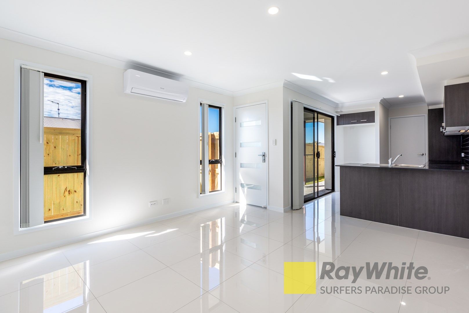 2 bedrooms House in 2/31 East Beaumont Road PARK RIDGE QLD, 4125