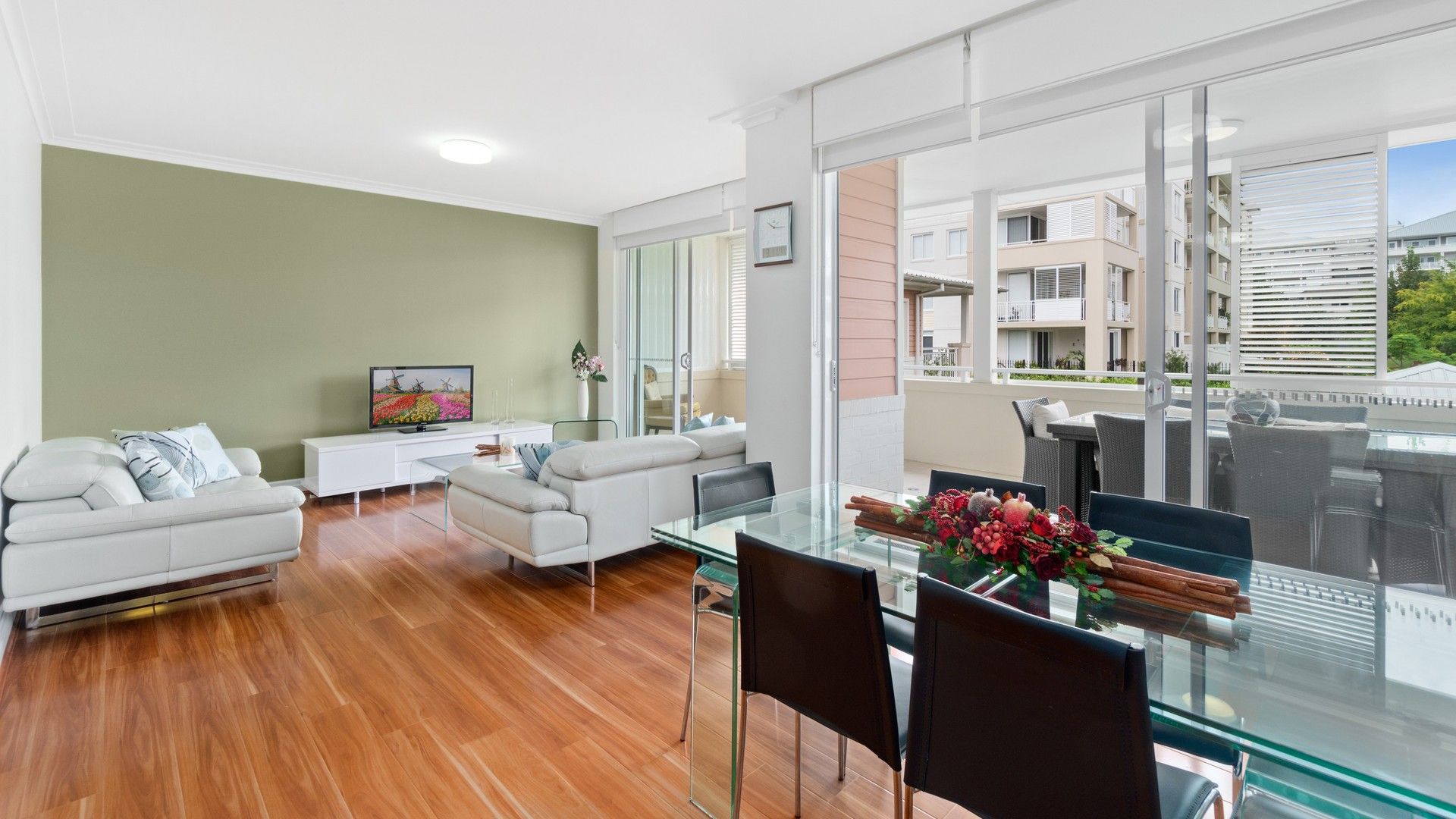 2 bedrooms Apartment / Unit / Flat in 305/6 Peninsula Drive BREAKFAST POINT NSW, 2137