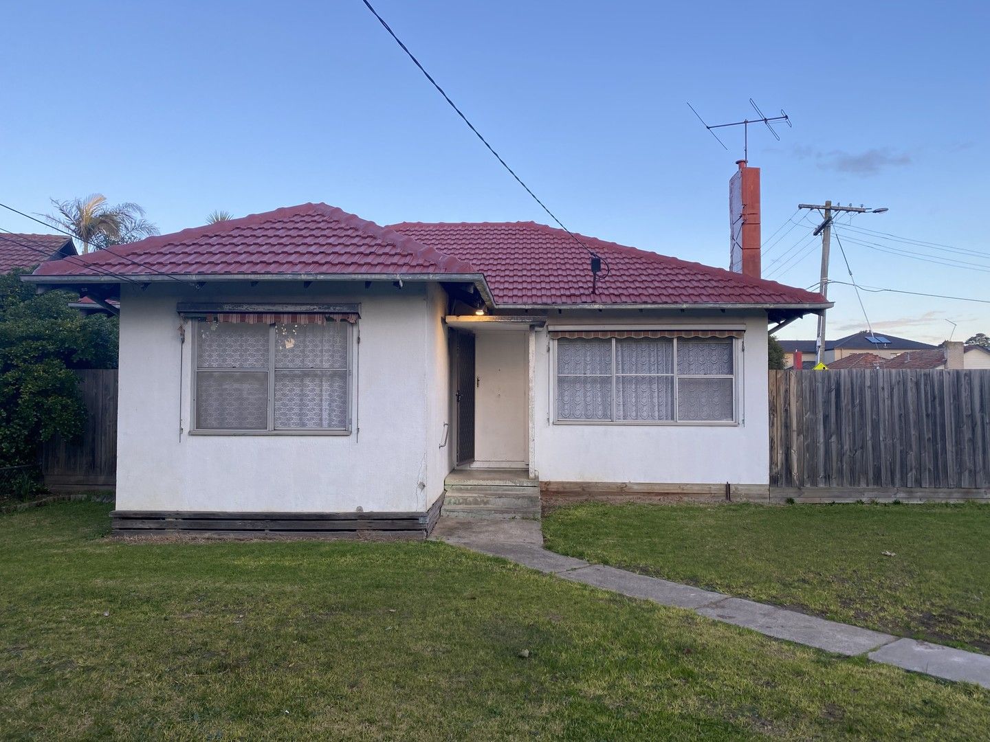 4 bedrooms House in 2 Kerang Avenue RESERVOIR VIC, 3073