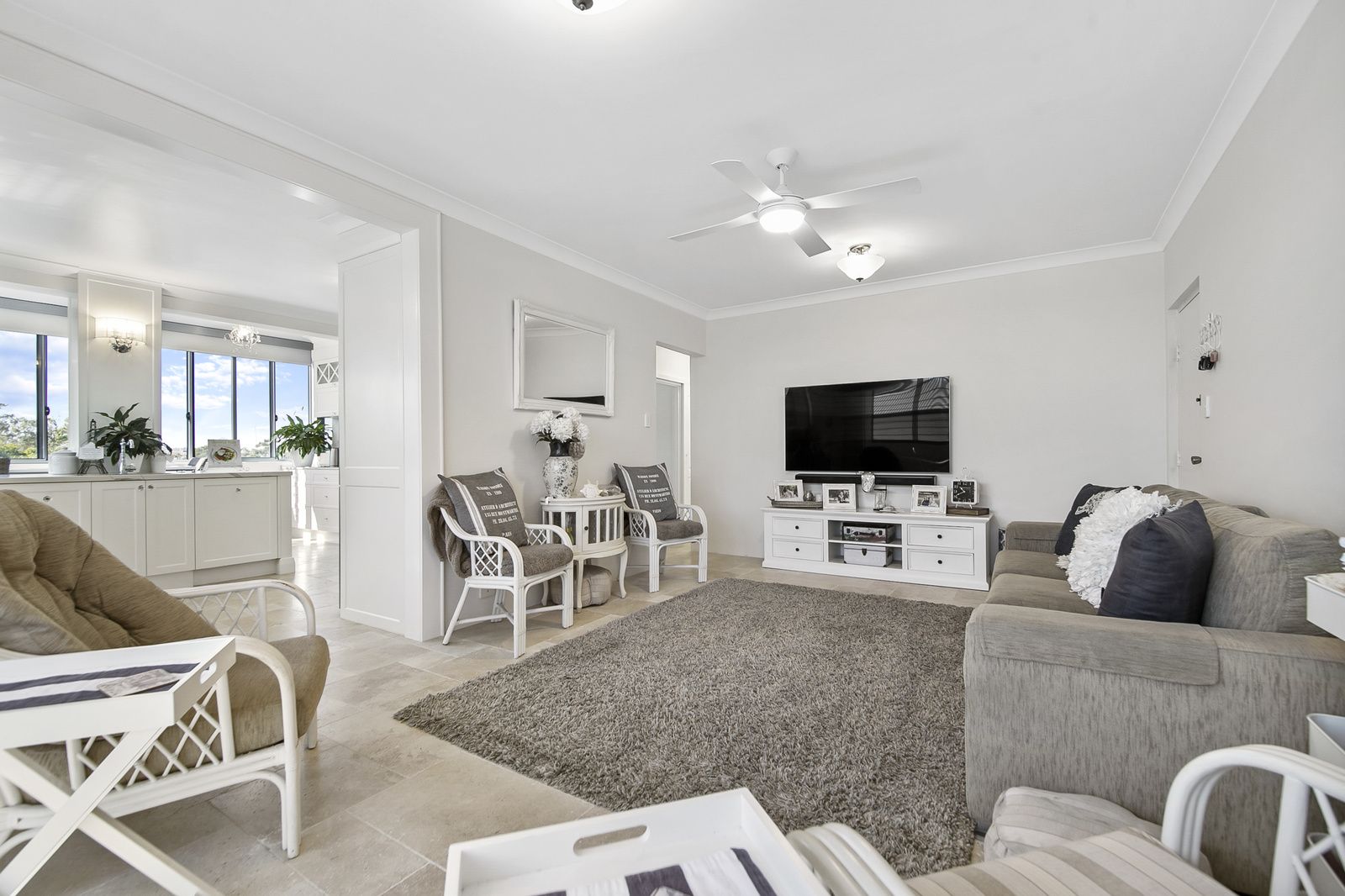 1/427 Esplanade, Manly QLD 4179, Image 1