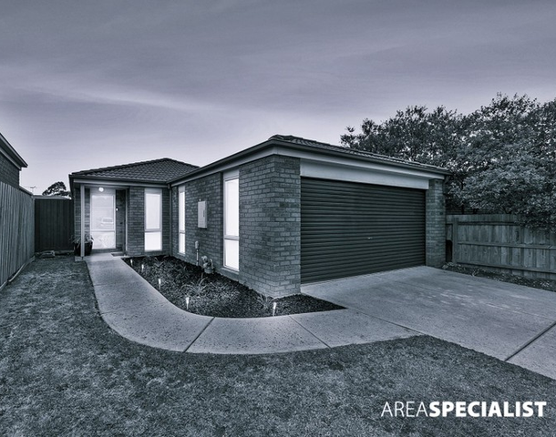 2 Sir Thomas Drive, Pakenham VIC 3810