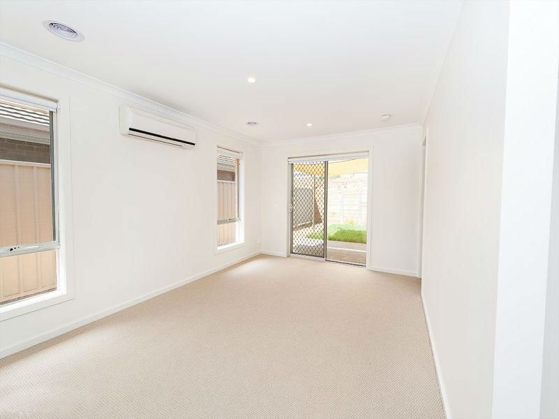 4 Brookfields Mews, Lavington NSW 2641, Image 2