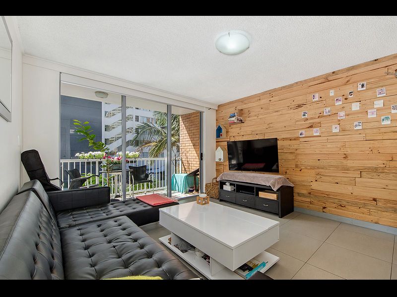 12/120 The Esplanade, Surfers Paradise QLD 4217, Image 2