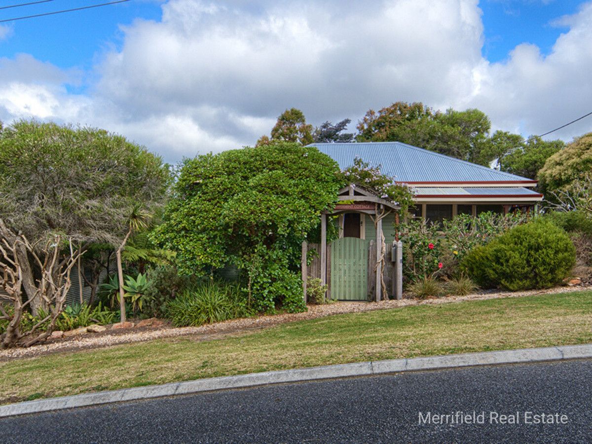 2 bedrooms House in 16 Johnston Street MOUNT MELVILLE WA, 6330