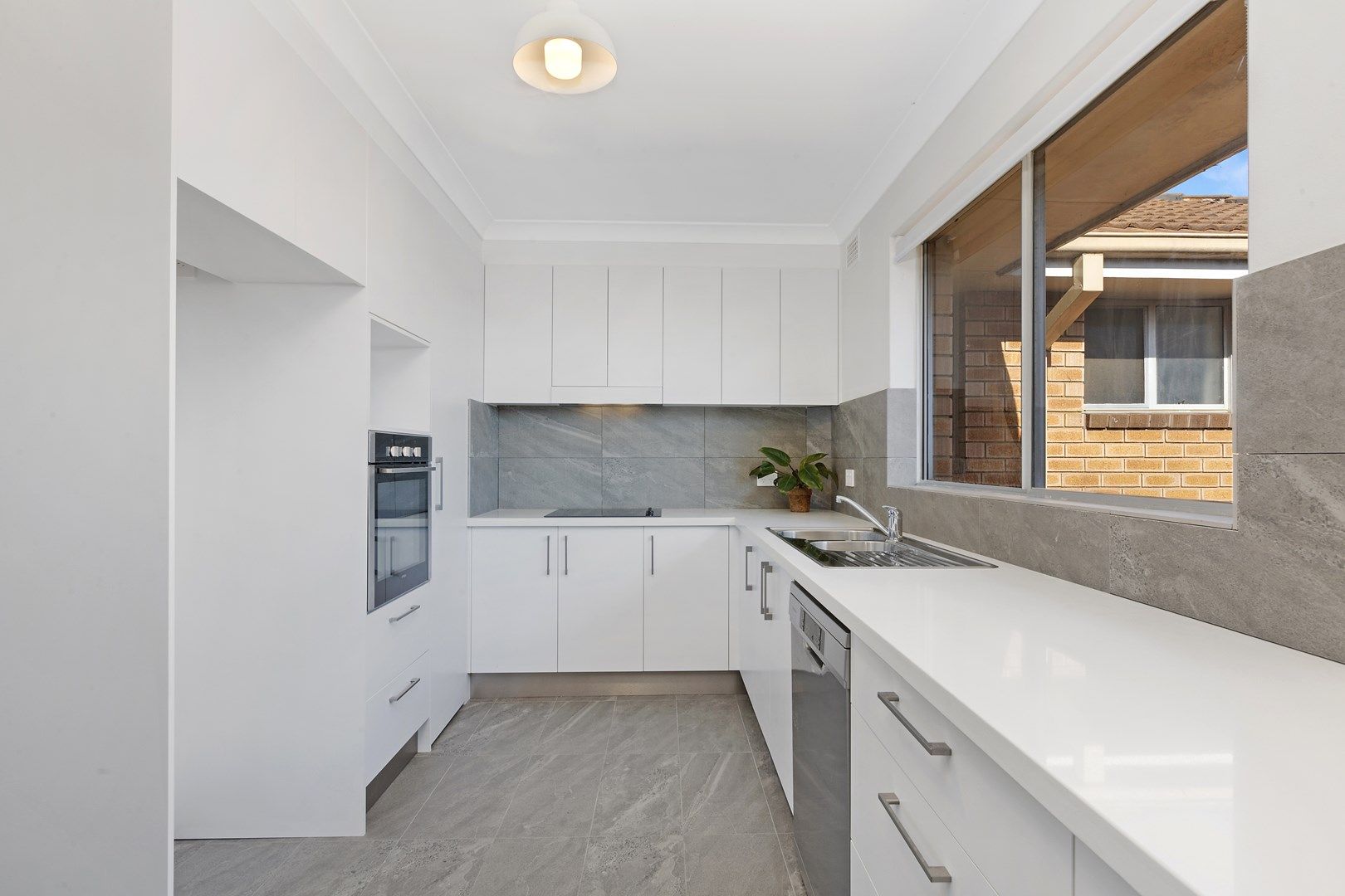 9/13-15 Allison Road, Cronulla NSW 2230, Image 2