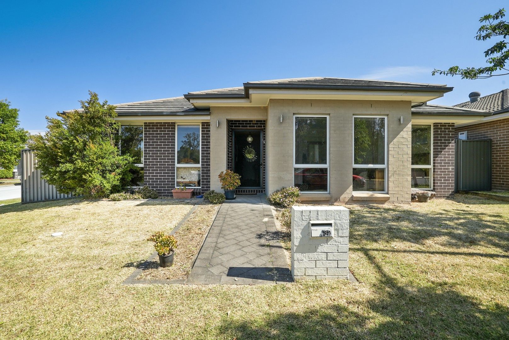 32 MacKay Cct, Ropes Crossing NSW 2760 House For Rent Domain