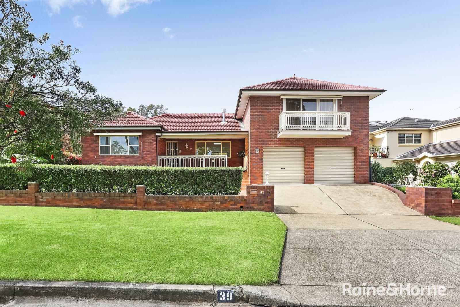 39 New England Drive, Kingsgrove NSW 2208, Image 0