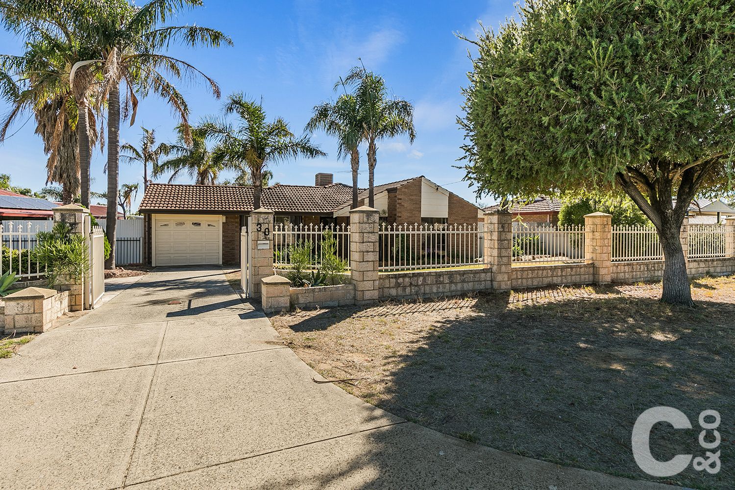 3 bedrooms House in 30 Madden Way PARMELIA WA, 6167