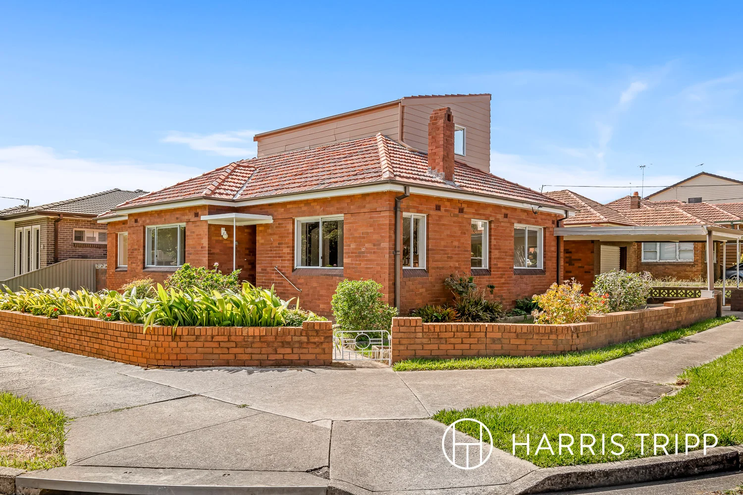 Primary image of 32 Vivienne Street, Kingsgrove NSW 2208