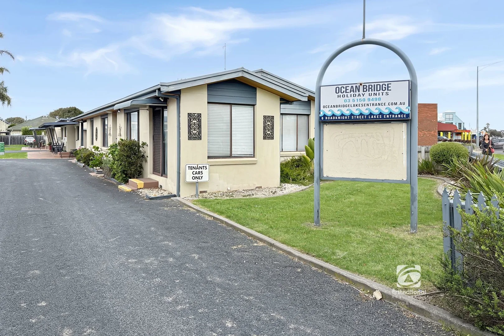 Additional image 3 of 2/6 Roadknight Street, Lakes Entrance VIC 3909