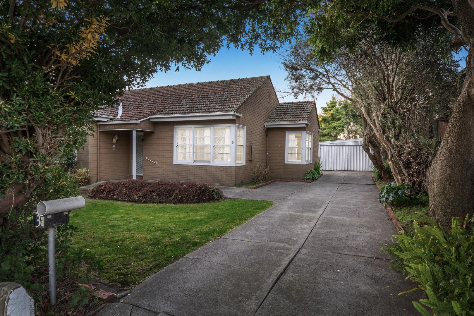 3 bedrooms House in 3 Claronga Street BENTLEIGH EAST VIC, 3165