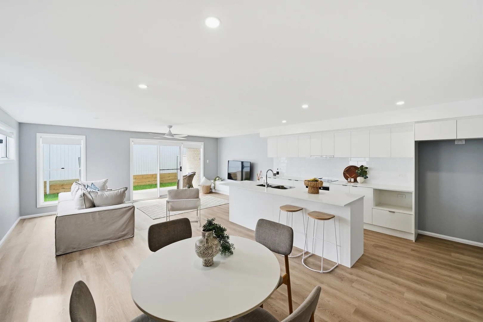 6 Aquatic Way, Lake Cathie NSW 2445