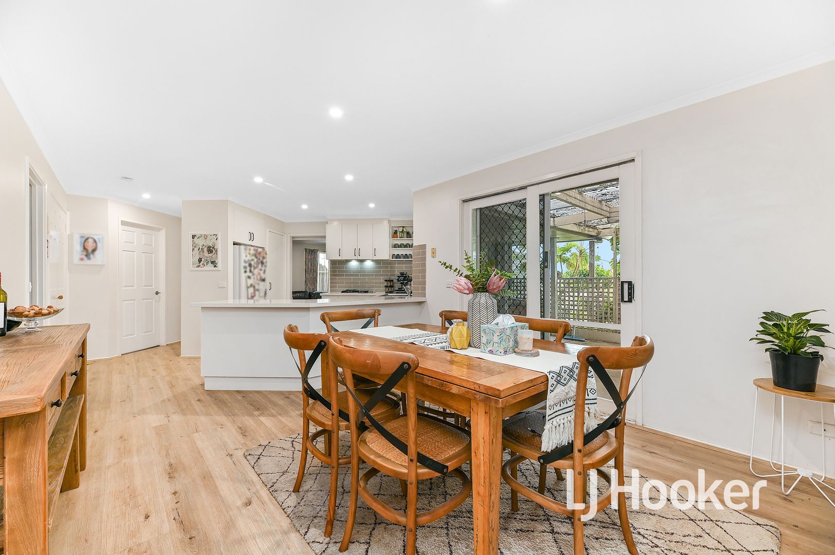 10 Darling Court, Hampton Park VIC 3976, Image 2