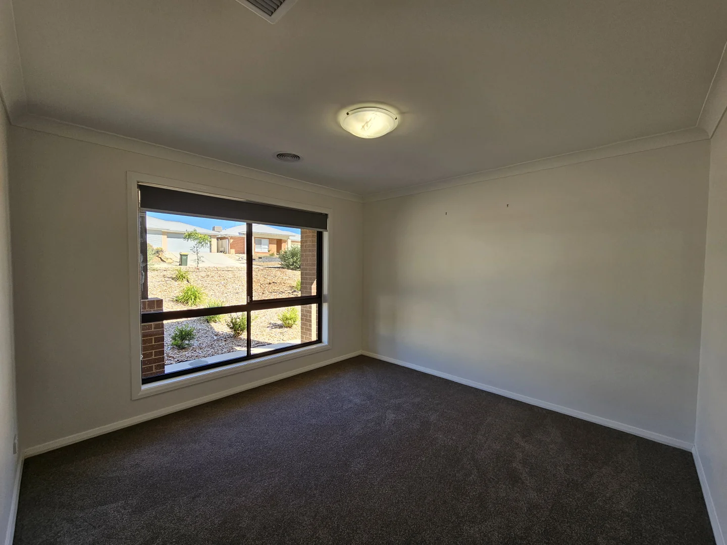 Lloyd NSW 2650 photo 2