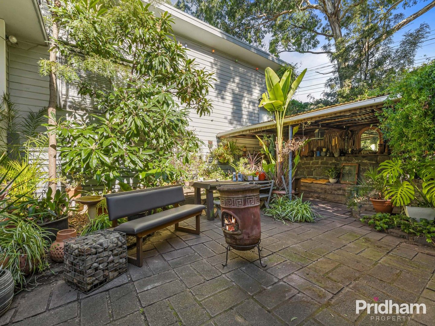 6 bedrooms House in 18 Paterson Crescent GREENSBOROUGH VIC, 3088