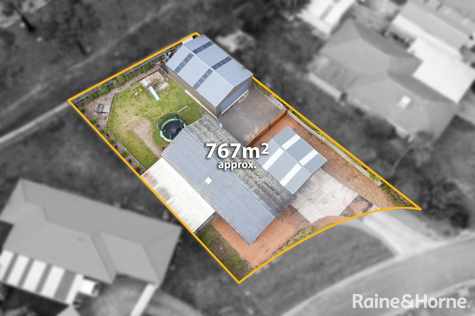 4 Portmarnock Court, Sunbury VIC 3429, Image 2