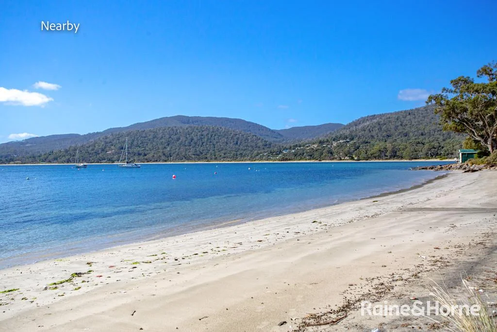 16 Peppermint Drive, White Beach TAS 7184