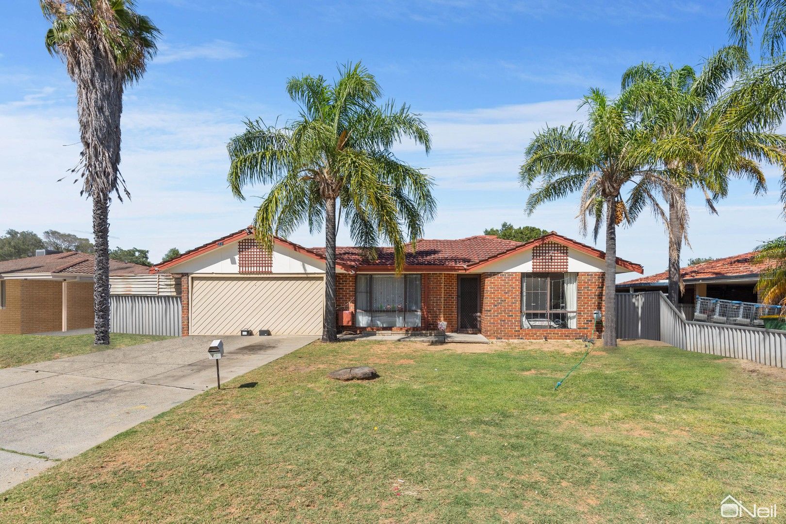 4 bedrooms House in 10 Symes Close SEVILLE GROVE WA, 6112