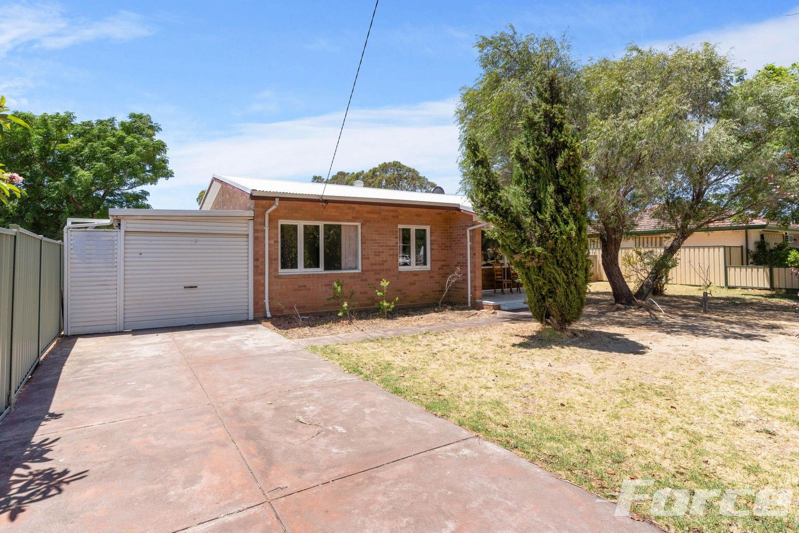 3 bedrooms House in 16 Benjamin Street ARMADALE WA, 6112