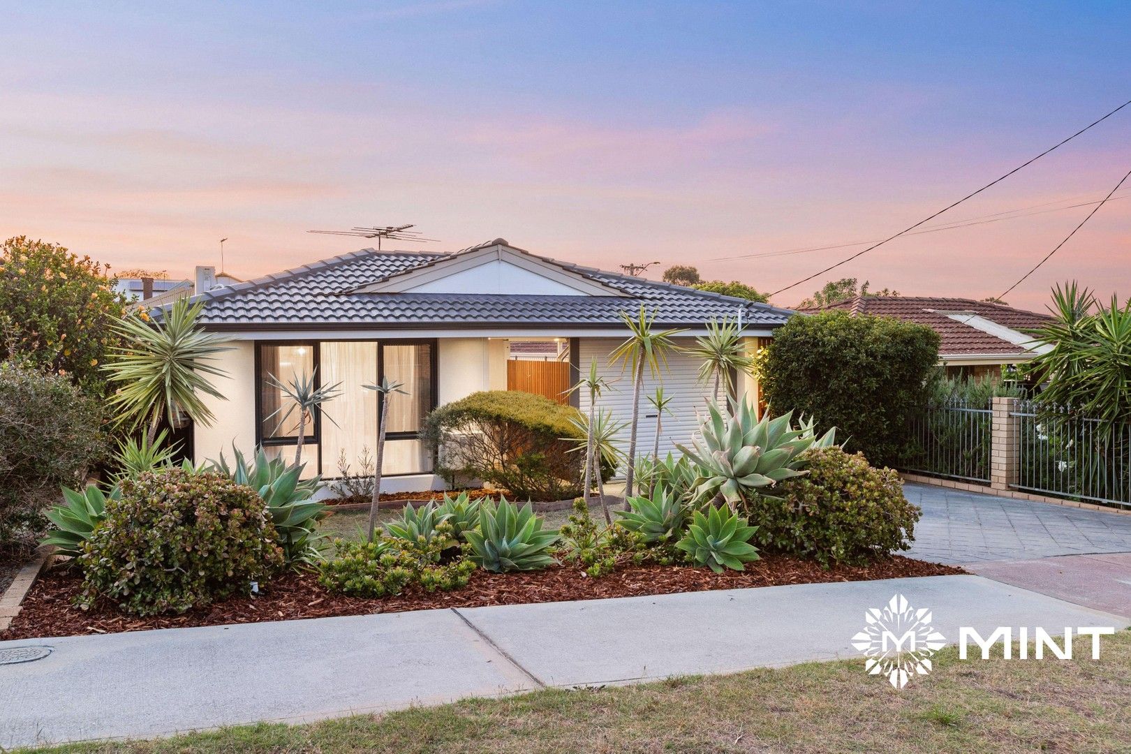 3 bedrooms House in 95 Adrian Street PALMYRA WA, 6157