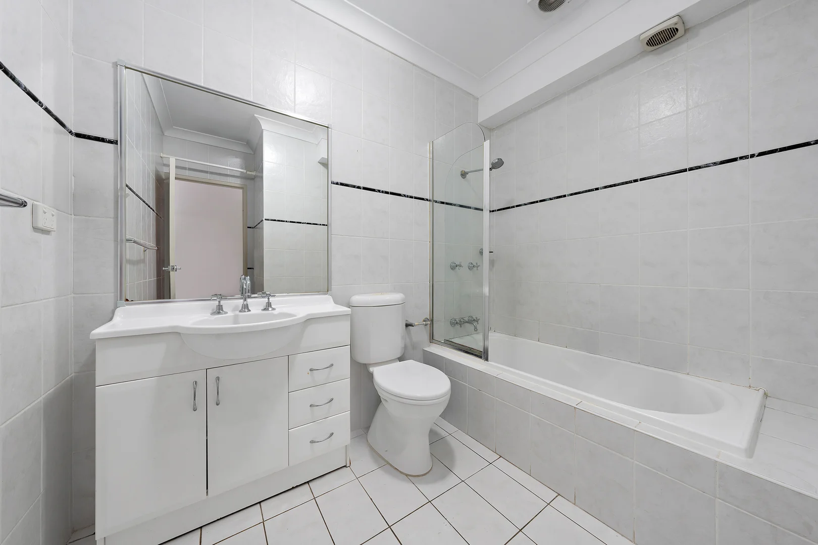 Additional image 5 of 15/2-14 Pacific Highway (enter via Corona Ave), Roseville NSW 2069