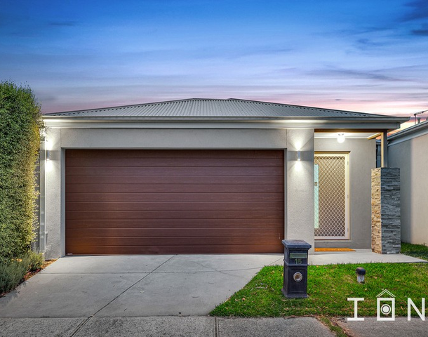 15 Coberley Way, Cranbourne North VIC 3977