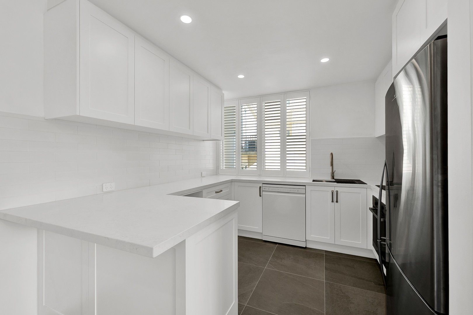 2 bedrooms Apartment / Unit / Flat in 19/56 Beach Road HAMPTON VIC, 3188