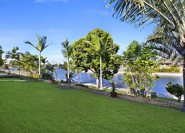 250 Acanthus Avenue, Burleigh Waters QLD 4220