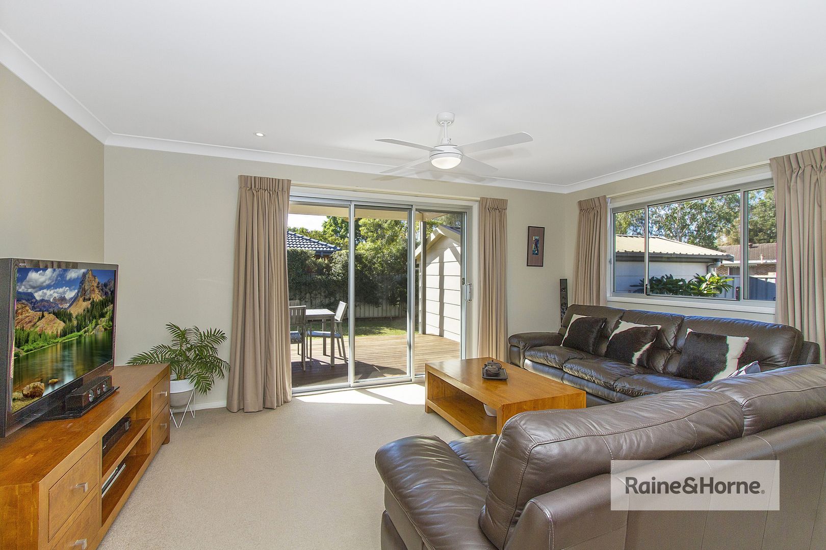 65 Lone Pine Avenue, Umina Beach NSW 2257, Image 2